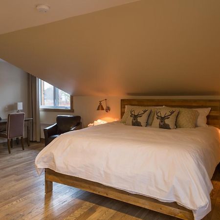 Hotel "Le Suisse" แซงต์-โดนาต์-เดอ-มงกาล์ม ภายนอก รูปภาพ