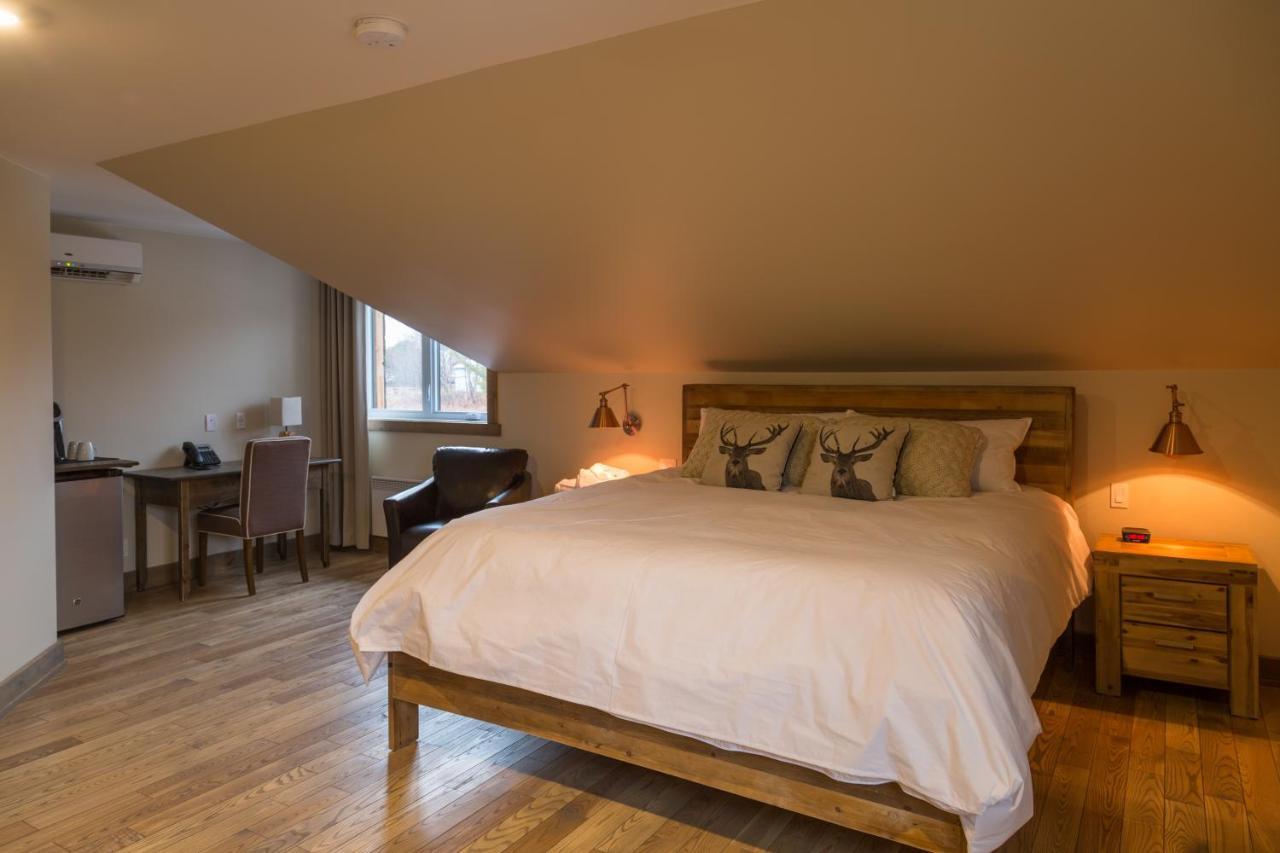 Hotel "Le Suisse" แซงต์-โดนาต์-เดอ-มงกาล์ม ภายนอก รูปภาพ
